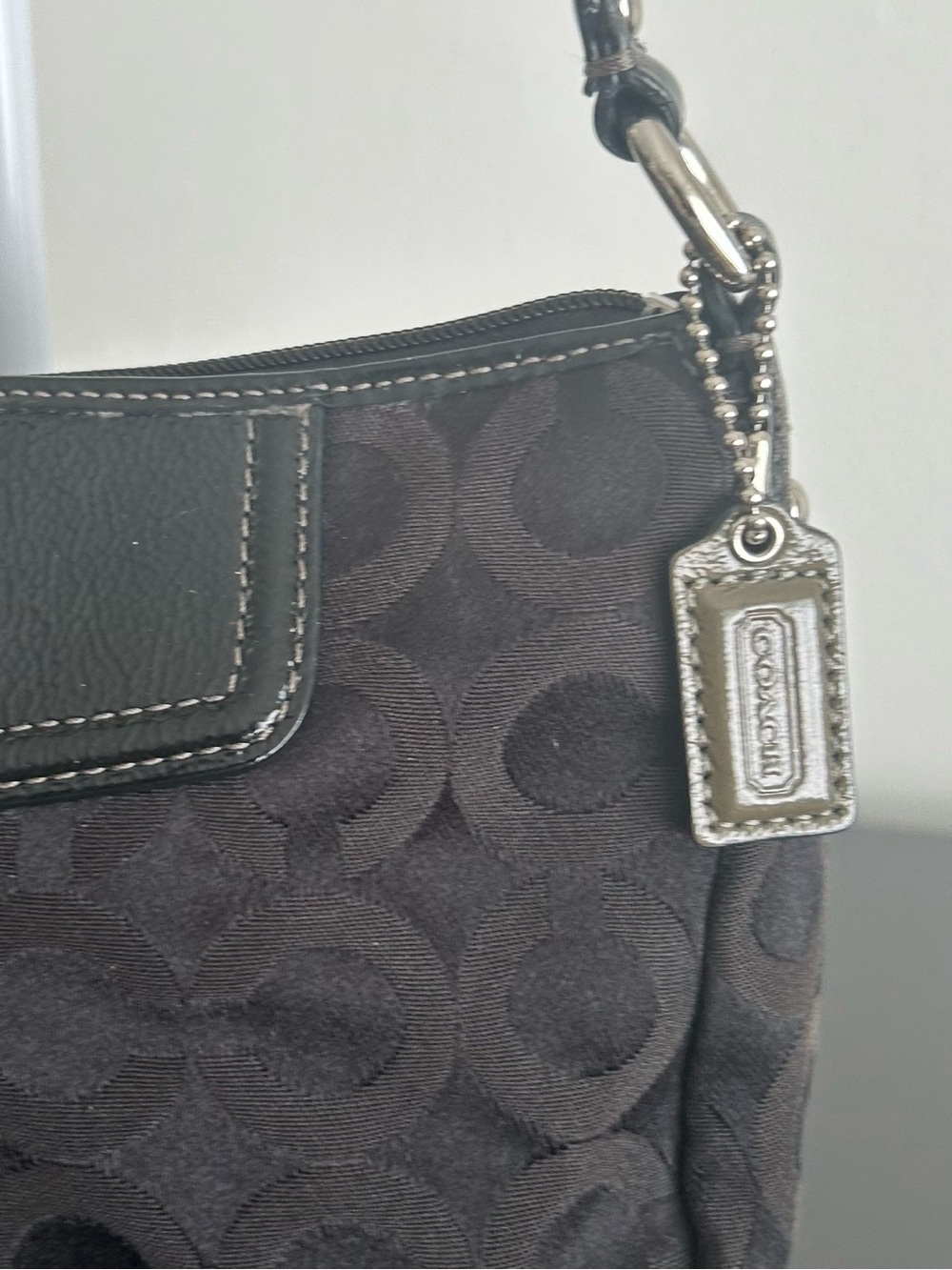 Coach SOHO Black Signature Shoulder Bag Pochette baguette Y2K silver hardware - Picture 7 of 11